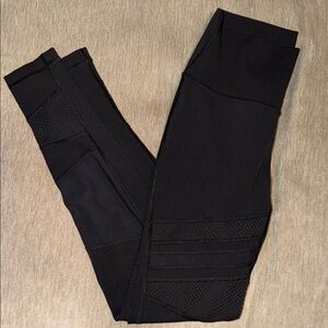 Black lululemon leggings size 6